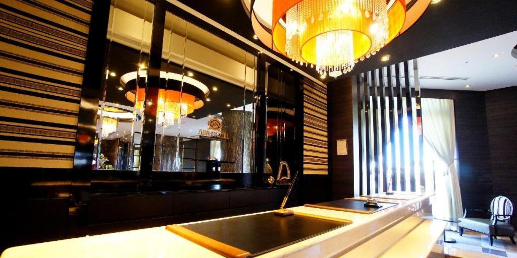 Apa Hotel Chiba Inzaimakinohara-Ekimae Narita Buitenkant foto
